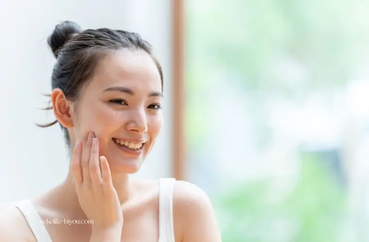 美肌の女性の写真|フランキンセンスはどんな香り?初心者でもわかる特徴と使い方
