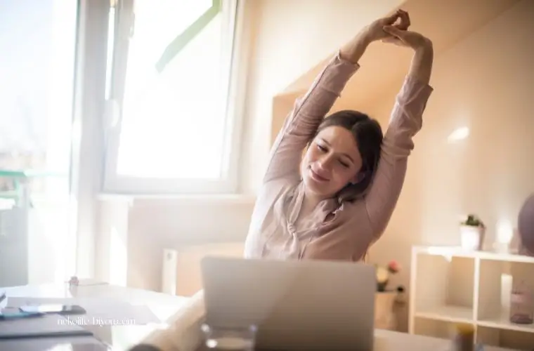 ローズマリー精油の効果と使い方|集中力と前向きを取り戻す香り
