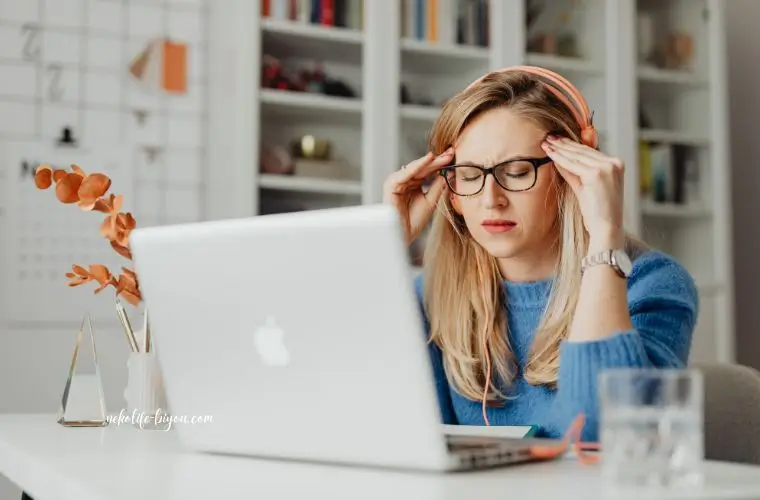 アロマ 頭痛 効果｜緊張をやわらげる香りとロールオン活用法