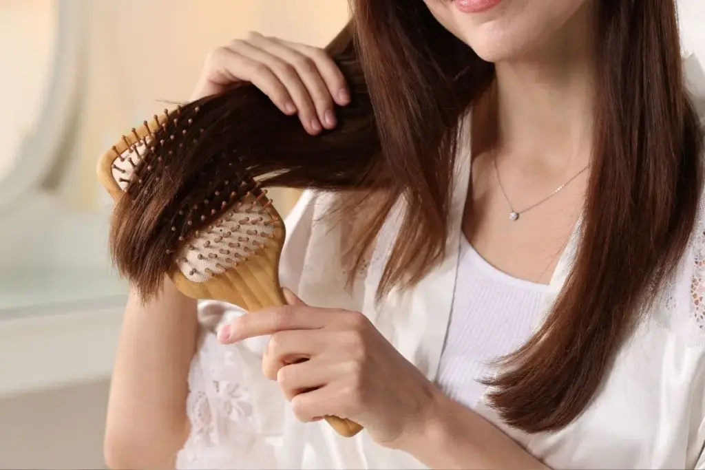 アロマヘアスプレーの作り方と使い方｜ナチュラルに香る精油で、1日を気分よく過ごす